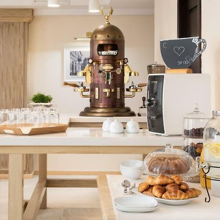 Family Hotel Anna Ruse Bagian luar foto